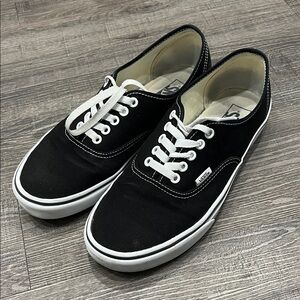 Vans Men's Black and White Canvas Sneakers